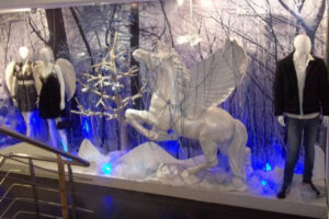 Shoppers stop Christmas window